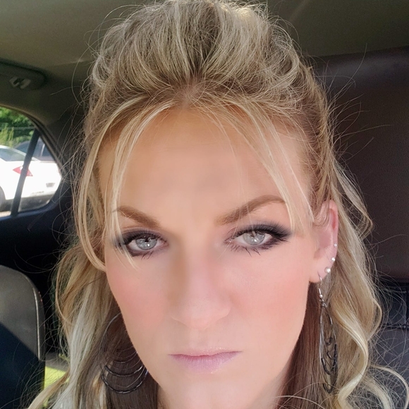 Meet your Posher, Chelsea - Picture 1 of 1